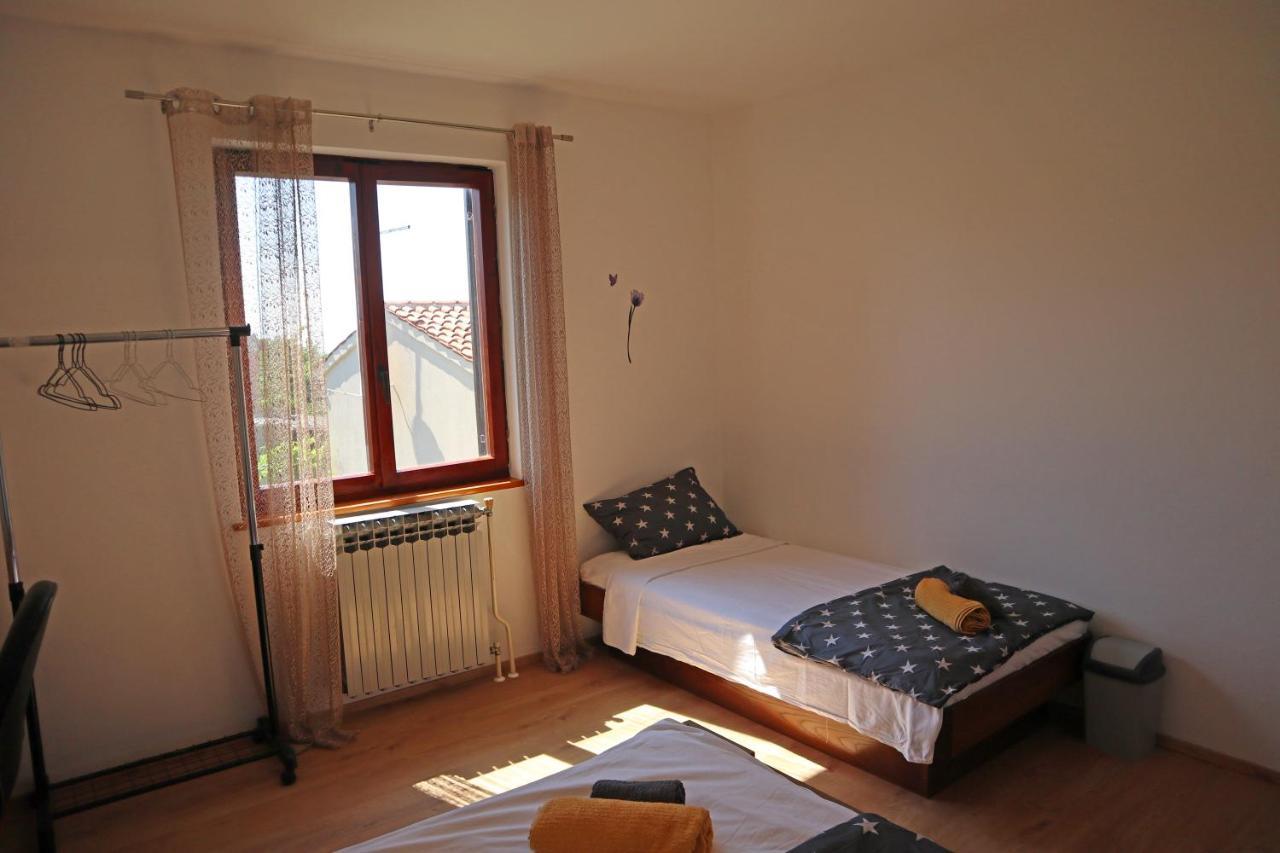 דירות Tar-Vabriga Apartman Slavko מראה חיצוני תמונה