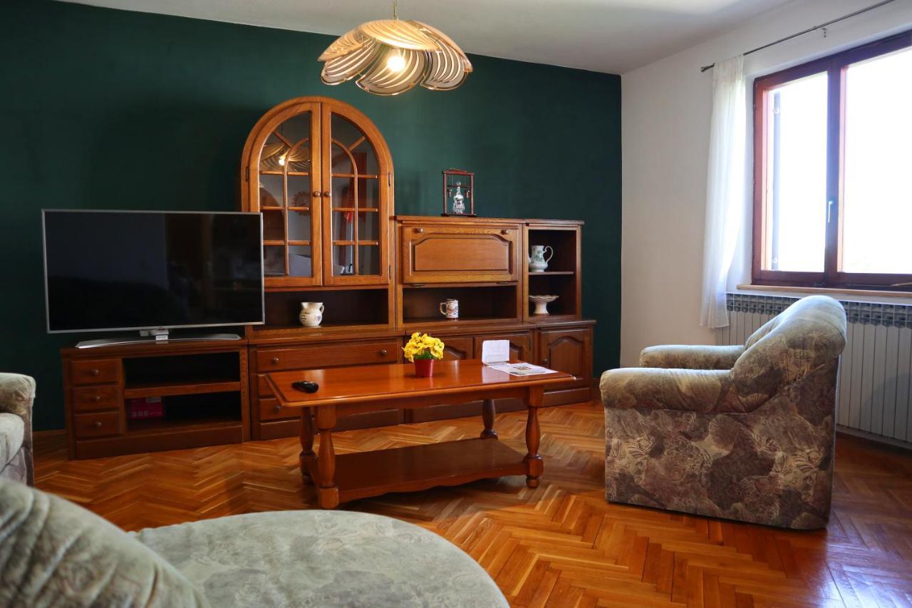 דירות Tar-Vabriga Apartman Slavko מראה חיצוני תמונה